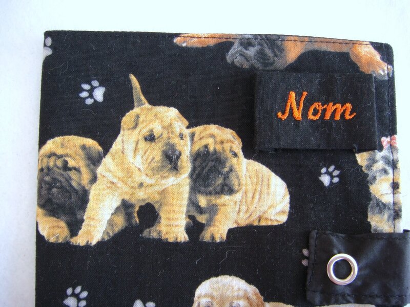 Protège carnet chiots sharpei, labrador carlin zoom