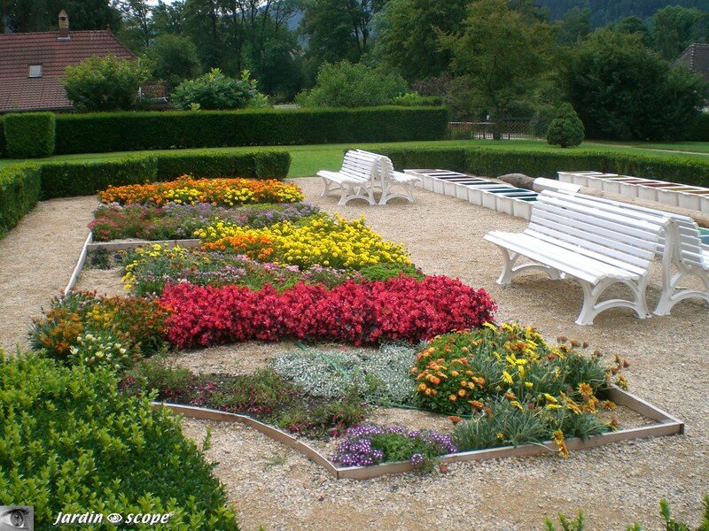 Banc dans le Jardin de Wesserling (68)