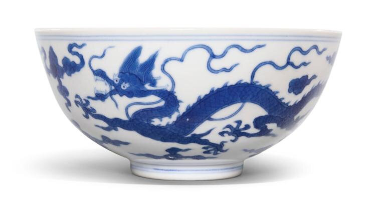 A blue and white 'dragon' bowl, Daoguang mark and period (1821-1850)