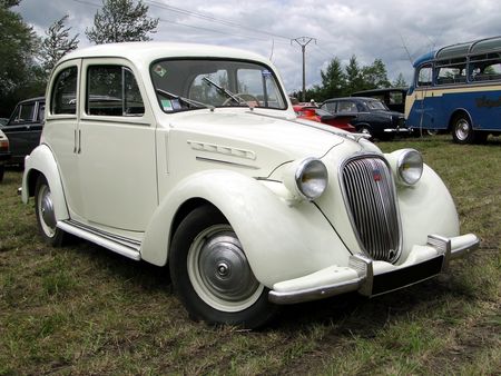 SIMCA 8 Fete AutoRetro Etang Ohnenheim 2009 1