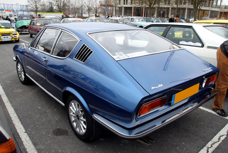 Audi_100_S_coup__de_1975__23_me_Salon_Champenois_du_v_hicule_de_collection__02