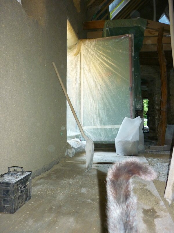 Renover une maison - longère - chaux chanvre projetté - rattrapge thermique - isolation mur - matériaux écologique (12)