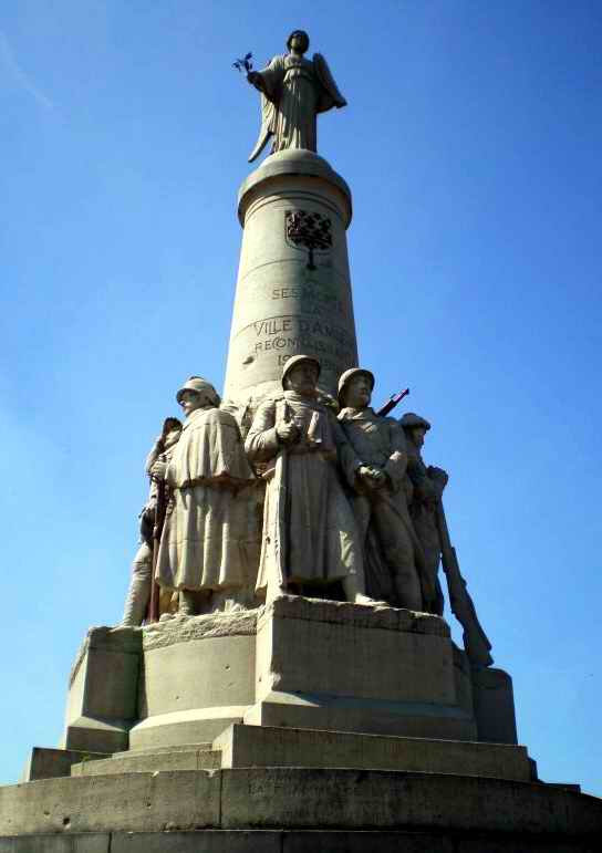 Monum Amiens4