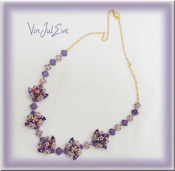 collier Foca violet parme or1