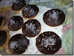 cookies-a-la-pate-d-amande-biscuits-chocolates.160x120[1]