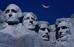 Mount-Rushmore-at-Night