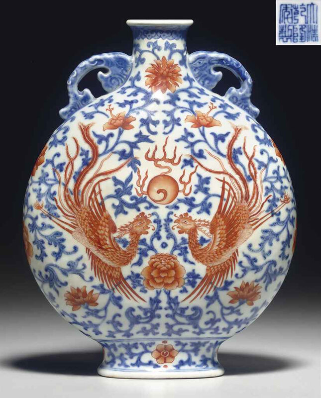 2011_NYR_02427_1669_000(a_small_iron-red-decorated_blue_and_white_moonflask_qianlong_seal_mark)