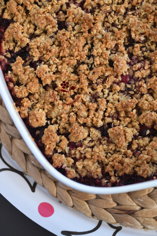 Crumble prune rouge, cassis, groseille_1