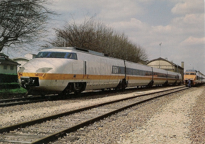 CPM TGV 001 Livrée 1983