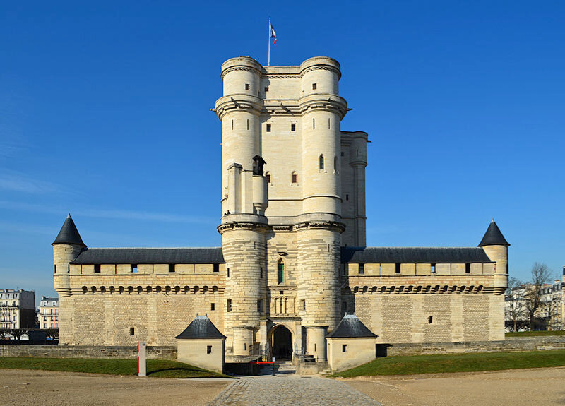 800px-Vincennes_-_Chateau_02