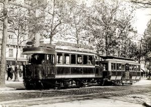 motrice_a_vapeur_avec_remorque_aligre_gare_de_lyon