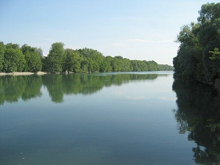 Isar_River_in_the_north_of_Munich