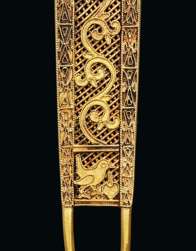 2019_NYR_18338_0563_003(a_pair_of_gold_filigree_hairpins_10th-13th_century_or_later)