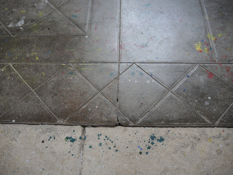 Le Menoux, église Notre-Dame, peinture sur le sol(36)