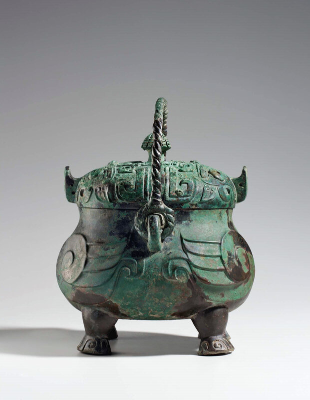 2013_NYR_02689_1220_002(a_very_rare_and_exceptional_bronze_ritual_owl-form_wine_vessel_xiao_yo) (2)
