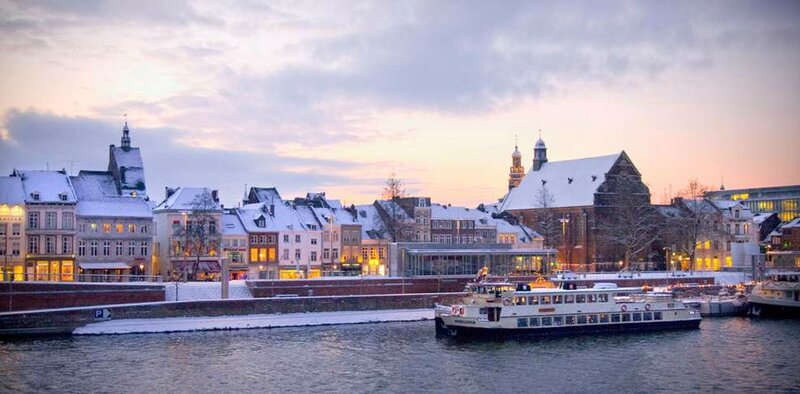 621585_986_485_FSImage_1_maastricht_winter__maas_und_boot_rederijstiphout_1028