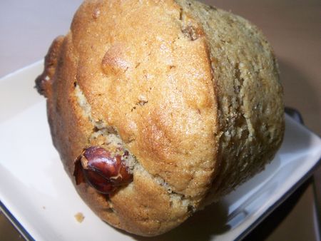 Moelleux à la châtaigne et aux noisettes, raisins et parfum de rhum recettes dessert Pain aux noisettes et aux raisins de corinthe