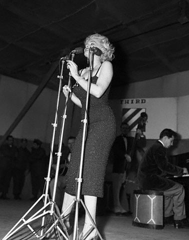 1954-02-17-korea-25thMarineDivision-stage_in-by_Walt_Durrell-1