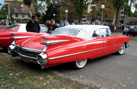 Cadillac_series_Sixty___two_convertible_de_1959__Retrorencard_octobre_2009__02