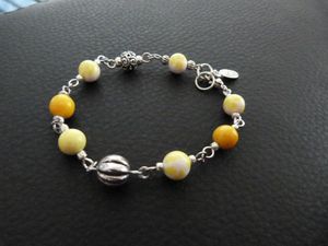 bracelet jaune et blanc 5
