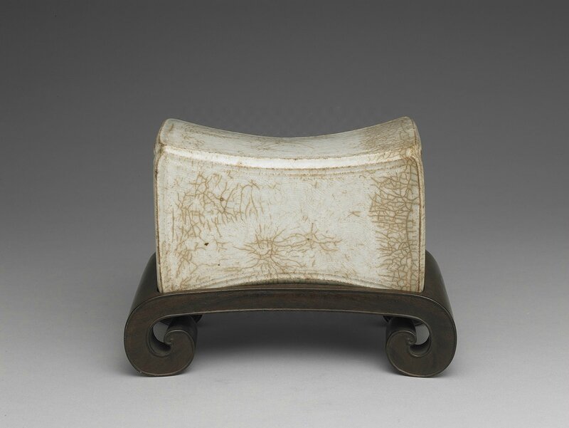 Pillow with incised wave pattern in shadowy blue glaze, Northern Song Dynasty (11th-12th century)