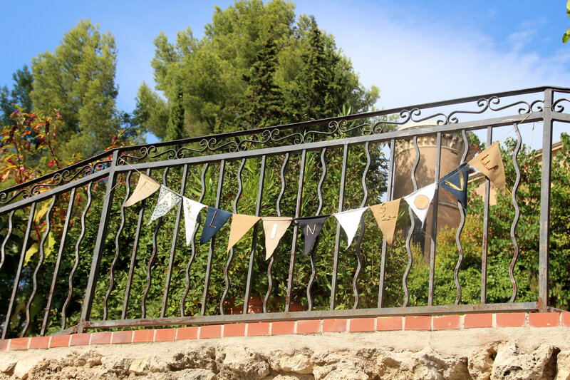 diy_garland_fall_in_love_tour
