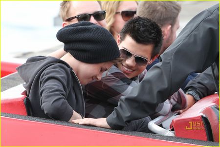 kristen_stewart_taylor_lautner_b_3