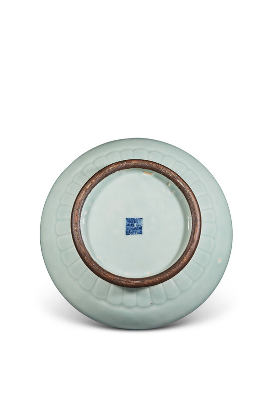 2023_PAR_22168_0047_003(vase_en_porcelaine_emaillee_celadon_hu_chine_dynastie_qing_marque_a_si094724)