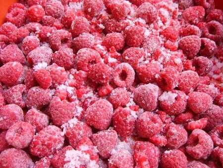 m_lange_de_framboises__sucre_et_citron_pas_cuits