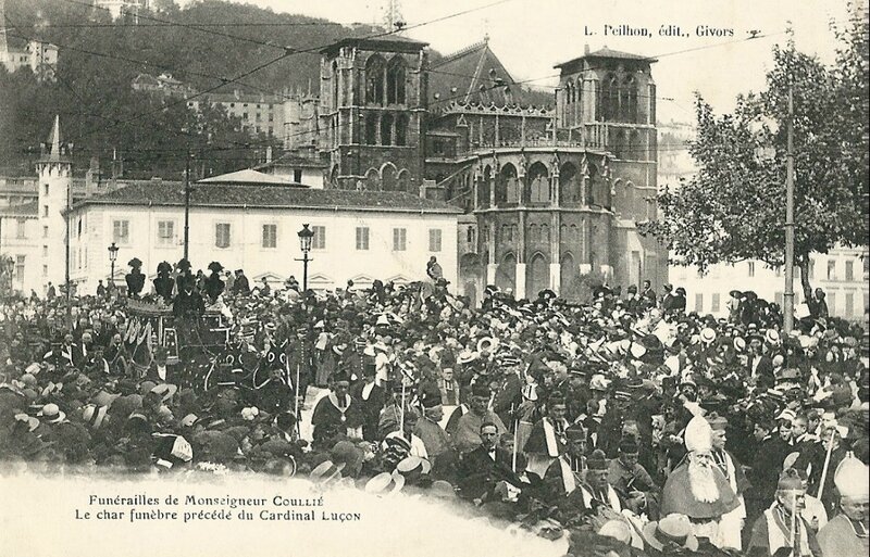 char funèbre 1912 avec cardinal Luçon