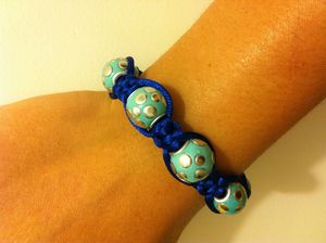 Bracelet bleu perles pois