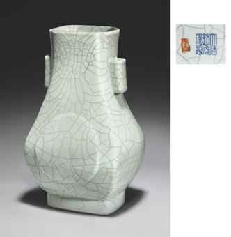 a_ge_type_crackle_glazed_faceted_pear_shaped_vase_fanghu_daoguang_seal_d5477316h