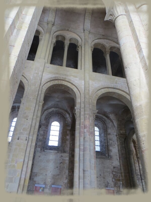 AVEYRON_Conques__Abbaye_2