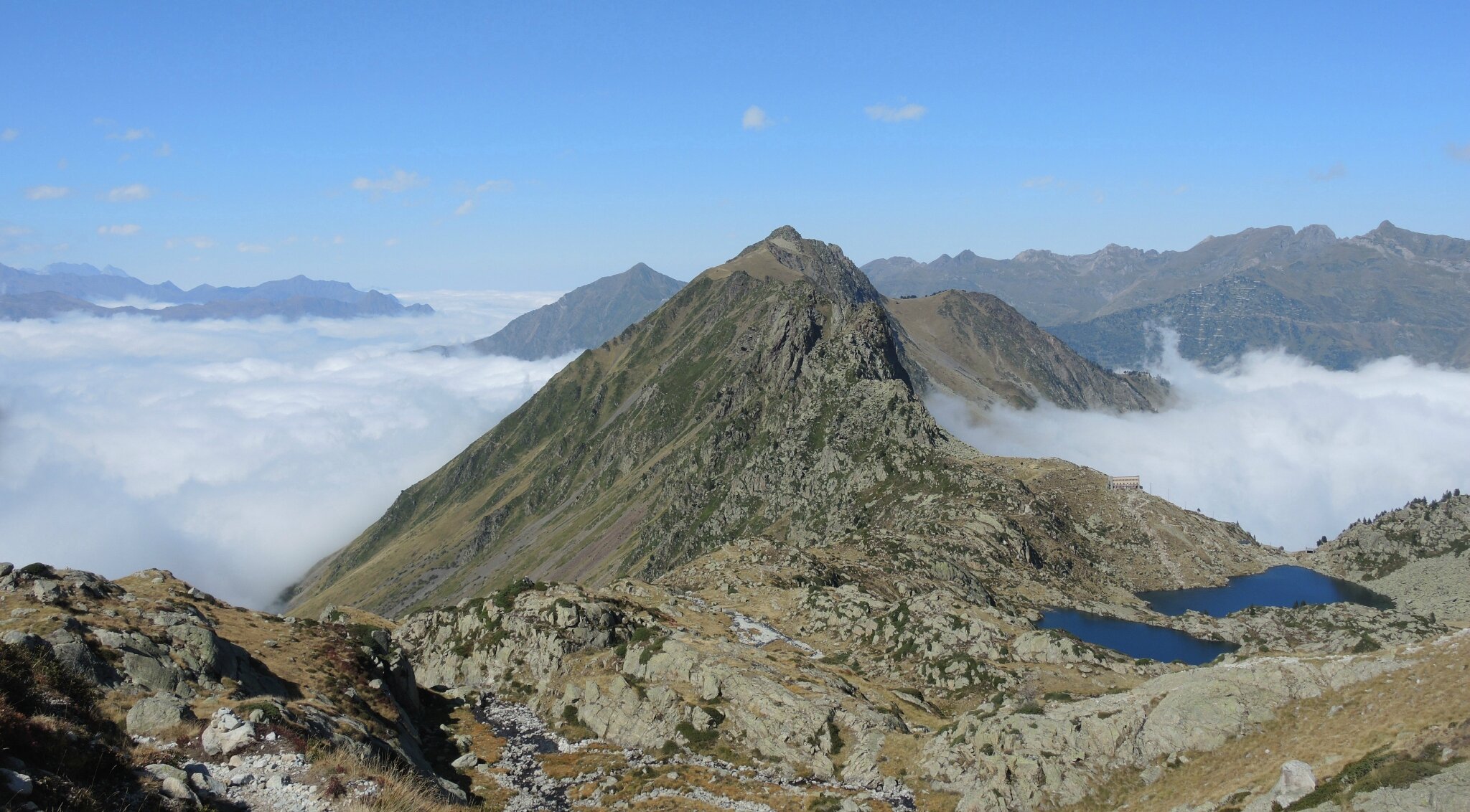Parc naturel du Néouvielle, montée vers les lacs, vue panoramique (65)