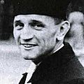 Pasteur allemand Martin Niemöller déporté à <b>Dachau</b>, résistant antinazi et nationaliste!