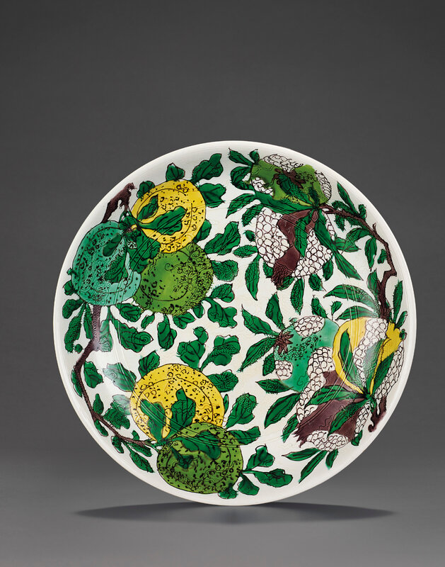 2014_HGK_03371_3303_000(a_fine_famille_verte_dragon_dish_kangxi_six-character_mark_within_a_do)