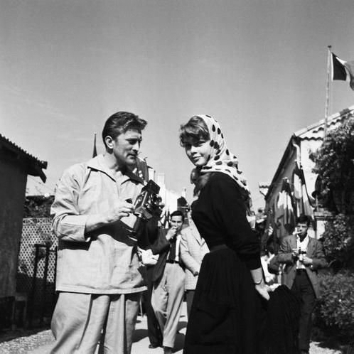 1953-05-festival_de_cannes-avec_kirk_douglas-3