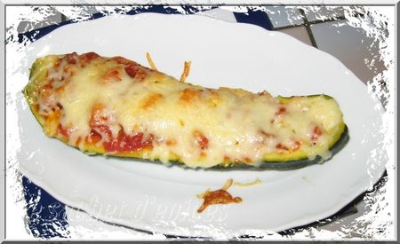 Courgettes farcies aux tomates et aux olives