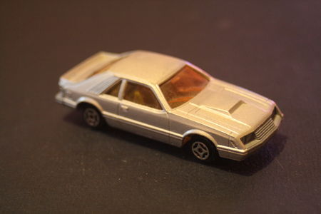 424_Ford_Mustang_02