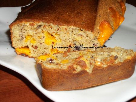 Cake à la mimolette et aux noisettes copy