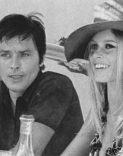 1968-07-saint_tropez-repas-avec_delon-010-1
