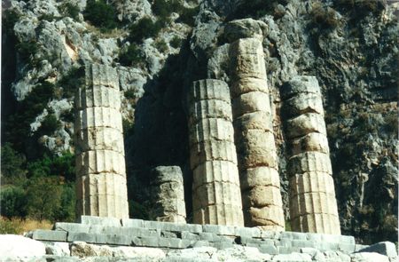 temple_apollon_delphes_1