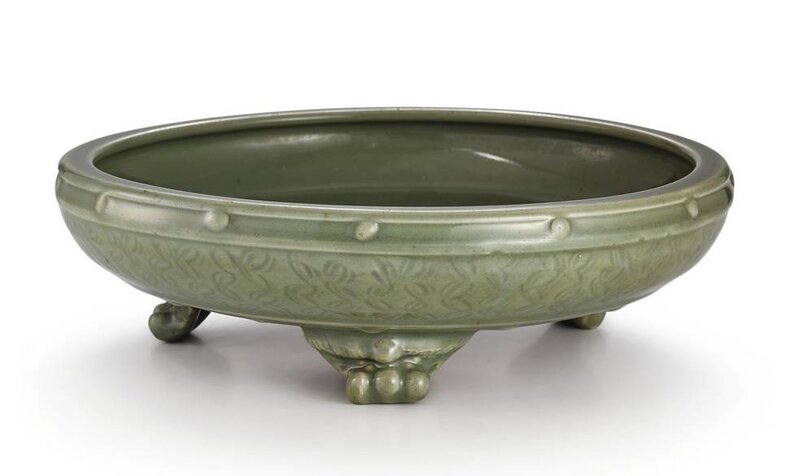 A_large__Longquan__celadon_glazed_tripod_narcissus_bowl__Late_Yuan___Early_Ming_dynasty