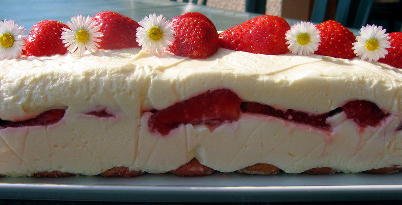 Tiramisu aux fraises à l'amande