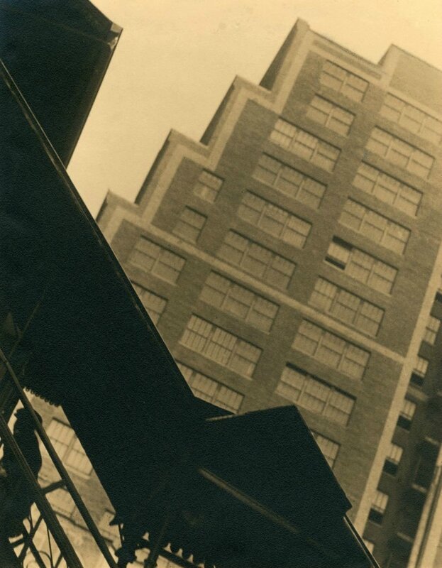 Elevated Entrance of Skyscraper 9th Avenue New York Vers 1930 Épreuve argentique 30,5 x 23,8 cm