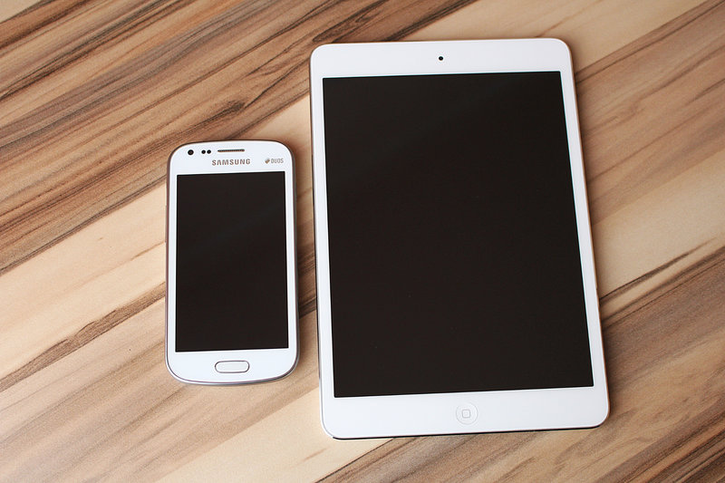 un smartphone et une tablette Android