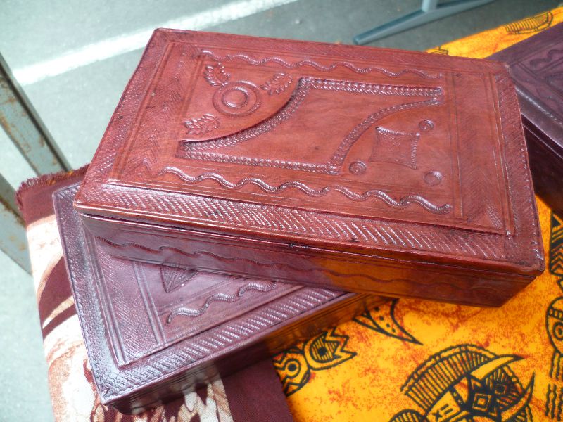 Boite en bois recouvertes de cuir
