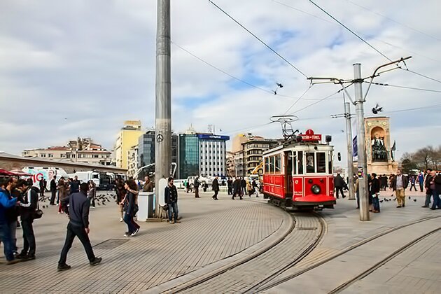 Tram-Turkey-Istanbul