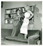 MONROE__MARILYN_-_BOB_BEERMAN_WITH_SIDNEY_SKOLSKY_1953_HER