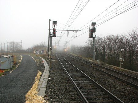 trains_in_the_fog_008